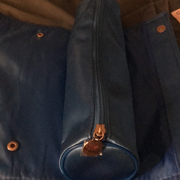 CHI Smart Straightener with Travel Case - Picture 2 of 3